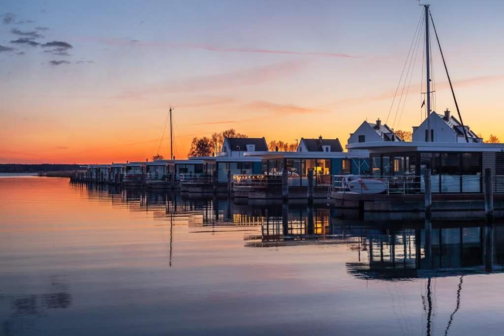 Floatinghouses Peenemuende Extérieur photo