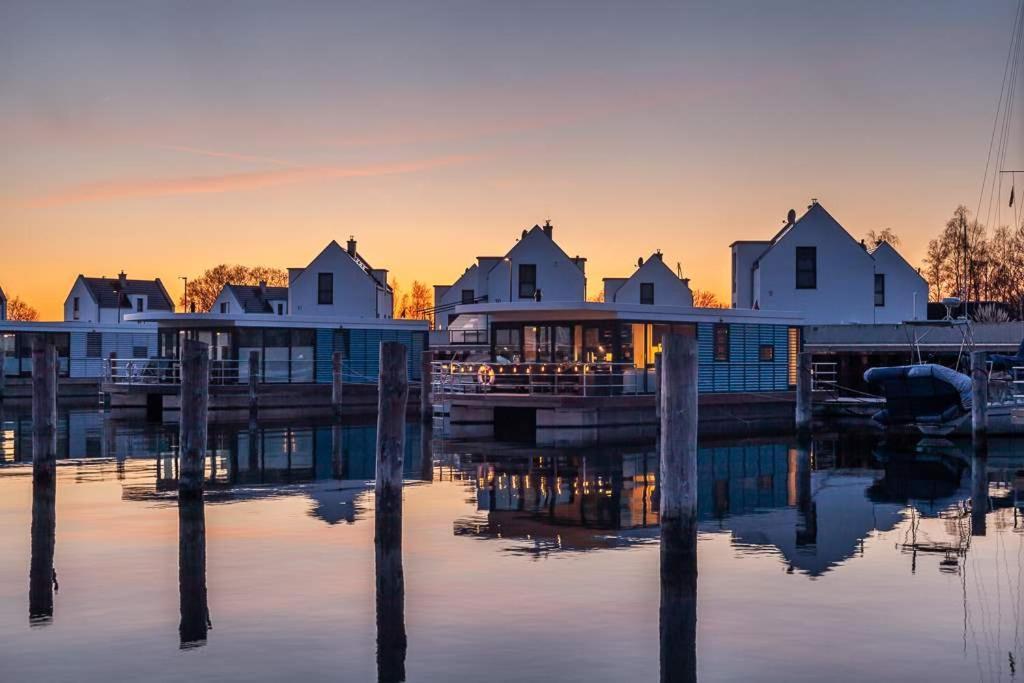 Floatinghouses Peenemuende Extérieur photo