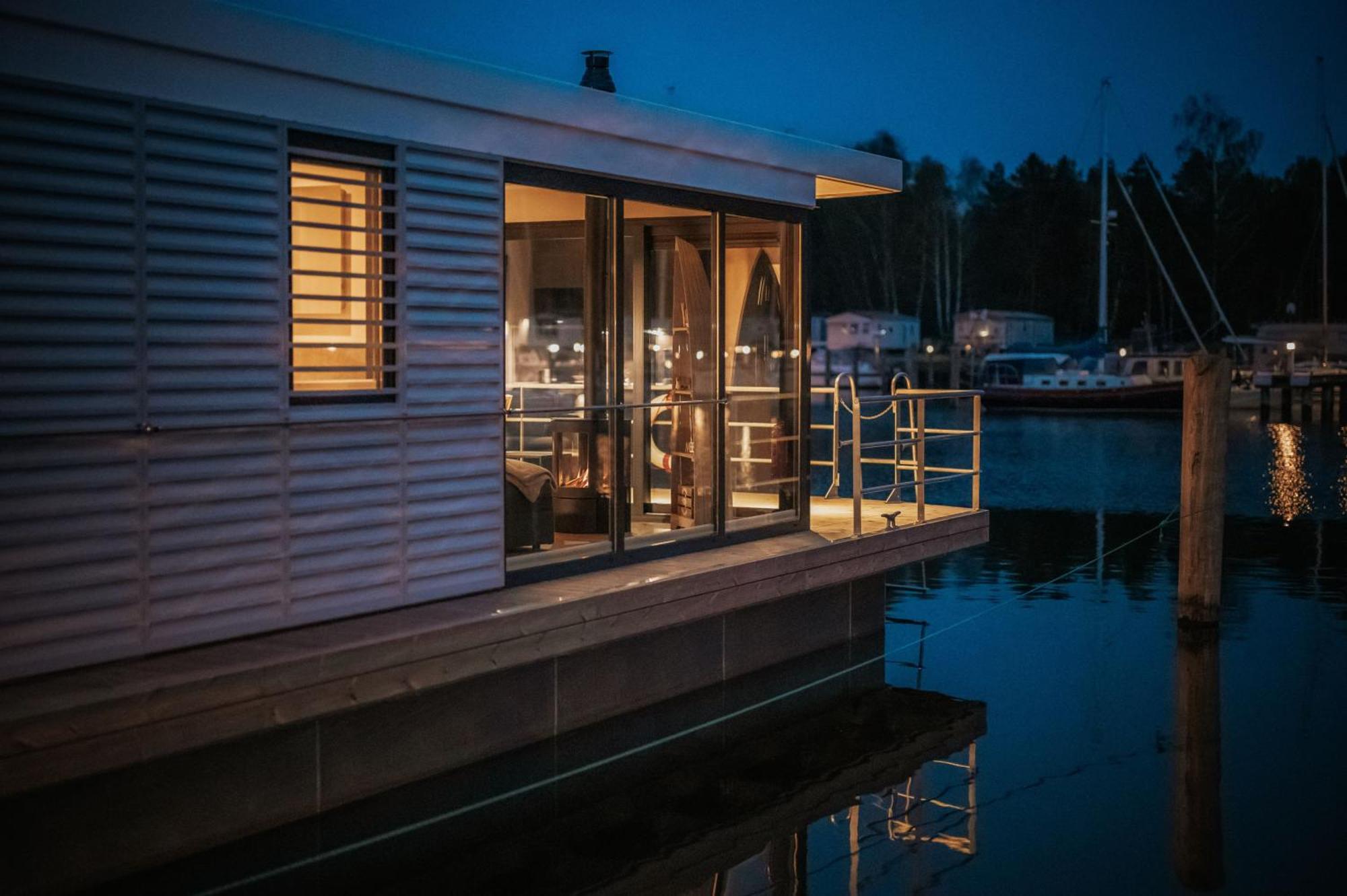 Floatinghouses Peenemuende Extérieur photo