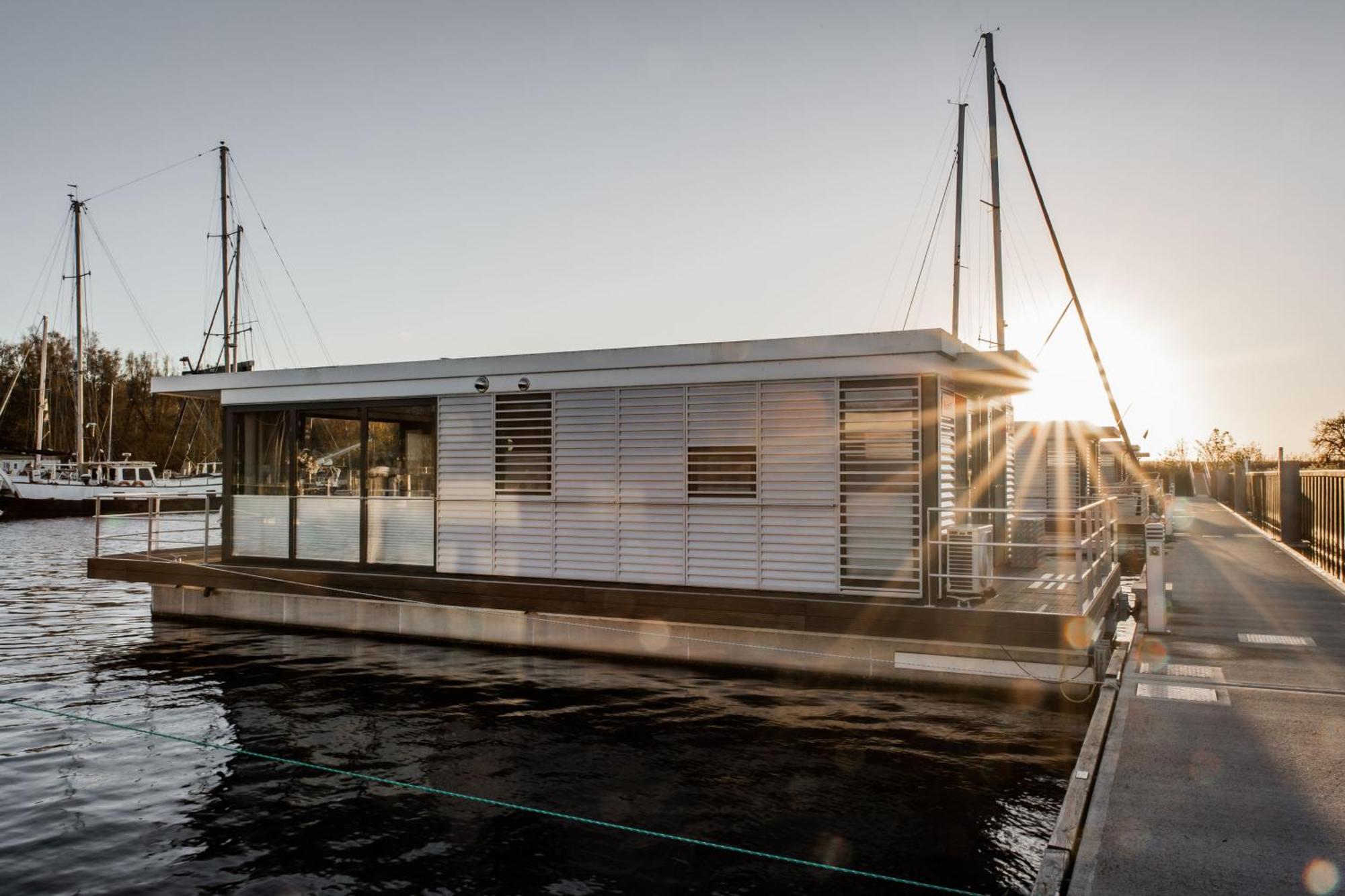 Floatinghouses Peenemuende Extérieur photo